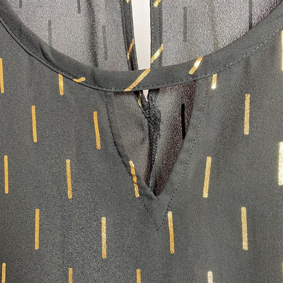 Torrid Womenʻs Plus Size Black & Gold Metallic Short Sleeve Blouse Size 3 - Picture 3 of 7